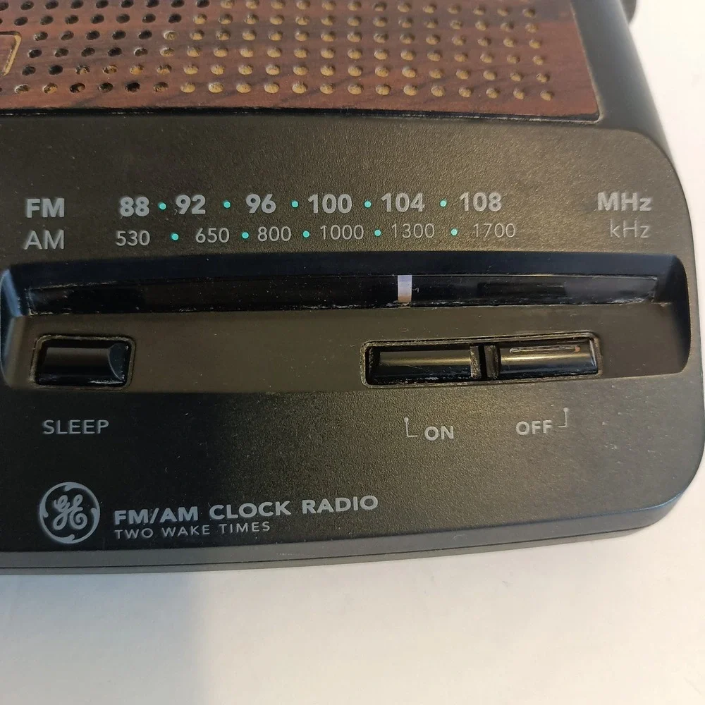 Vtg GE General Electric AM/FM Dual Alarm Clock Radio Model 7-4621A Tested Works‎